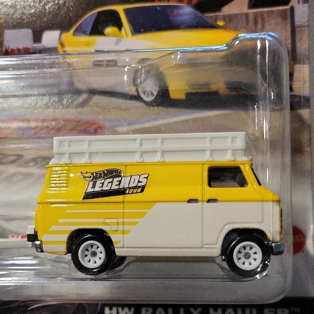 Hot Wheels Team Tansport LEGENDS BMW M3 Rally Transporter Set - Picture 4 of 5